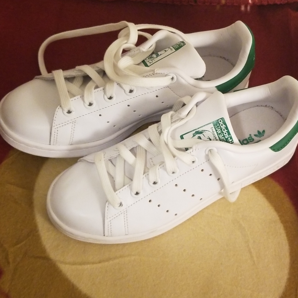 Kids Adidas Stan Smith size 5 boys shoes